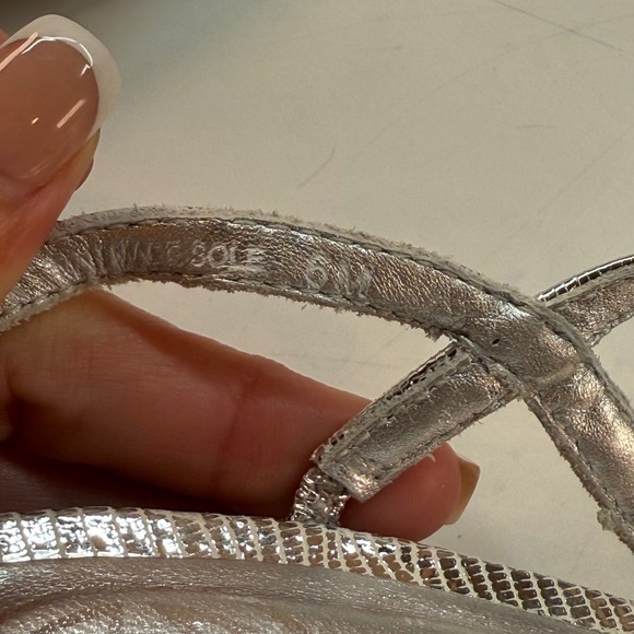 Lilly‎ Pulitzer Silver Metallic Wedge Sandals Logo Medallion Women's Size 6 - Picture 7 of 10